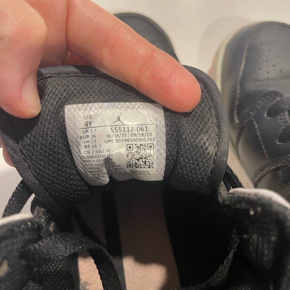 Nike Youth Air Jordan 1 Mid GS 'Arctic Punch - Picture 5 of 6